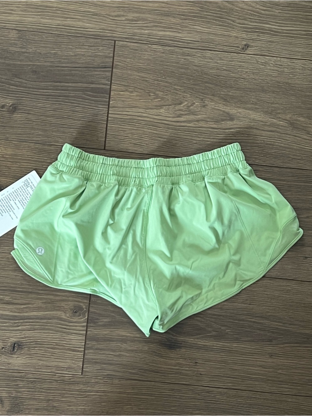Lululemon Hotty Hot Low-Rise Lined Short 2.5" Kale Krush NWT Size 6 - Picture 2 of 5